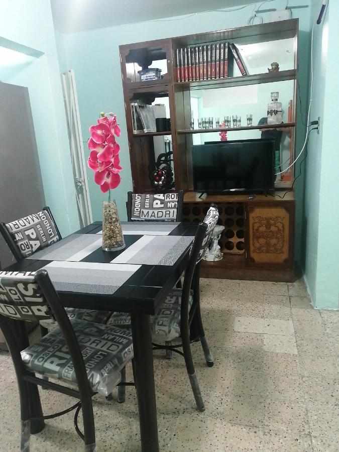 Departamento Cercano Al Aeropuerto T2, A 2 Calles Apartment *